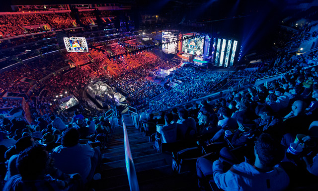 S15四强战队对决：单败淘汰制下的决赛资格预测及实力分析